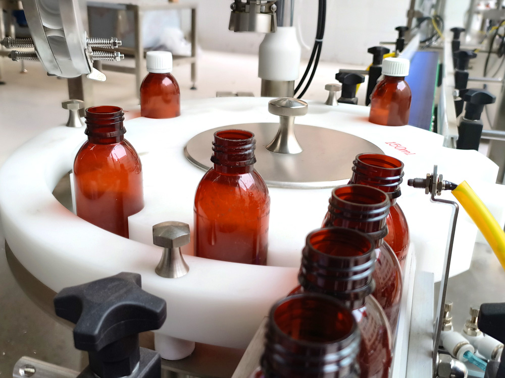 全自動(dòng)小瓶灌裝旋蓋一體機(jī)設(shè)備 高速口